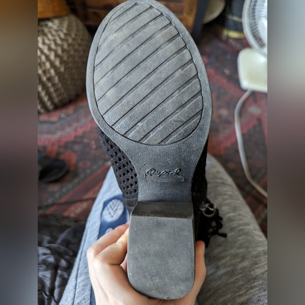 Shoes - Picture 6 of 6